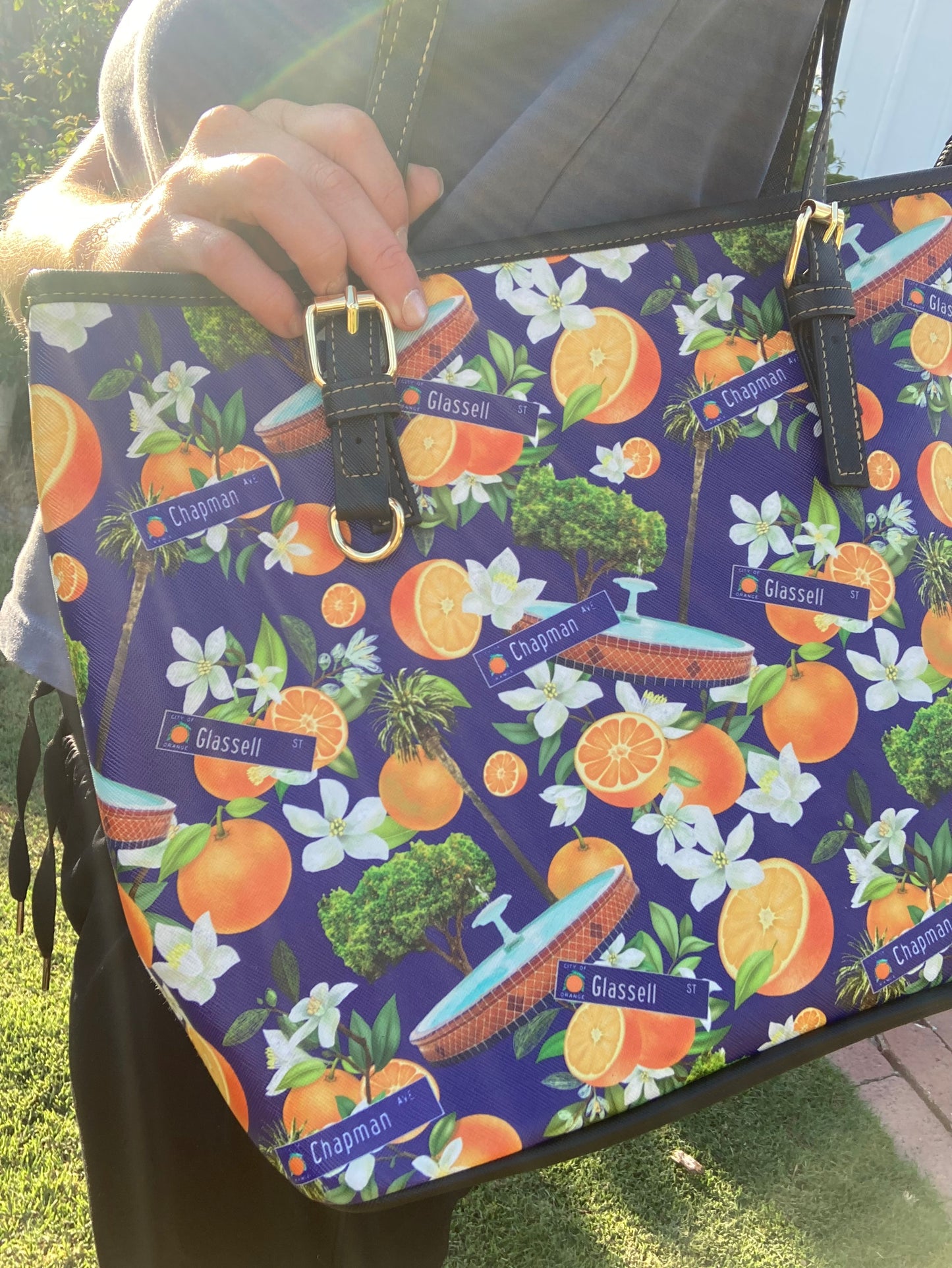 Old Towne Hawaiian Large Purse in Dark Blue